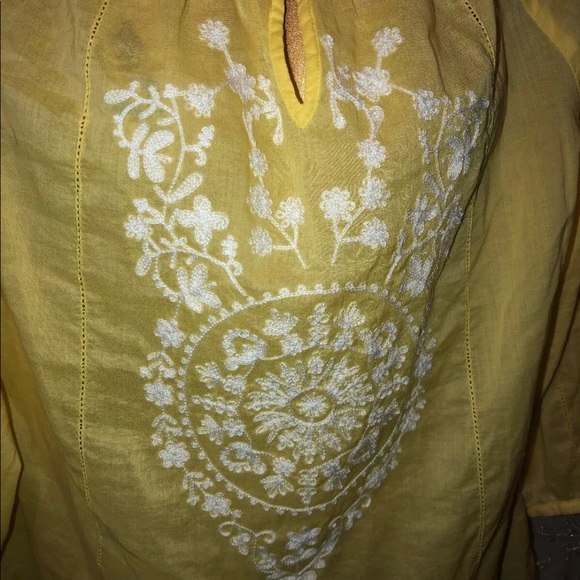 Chico’s canary yellow embroidered blouse size 0 - Picture 3 of 8